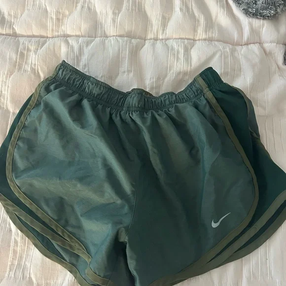 Nike Women's Green Running Shorts - Picture 1 of 3